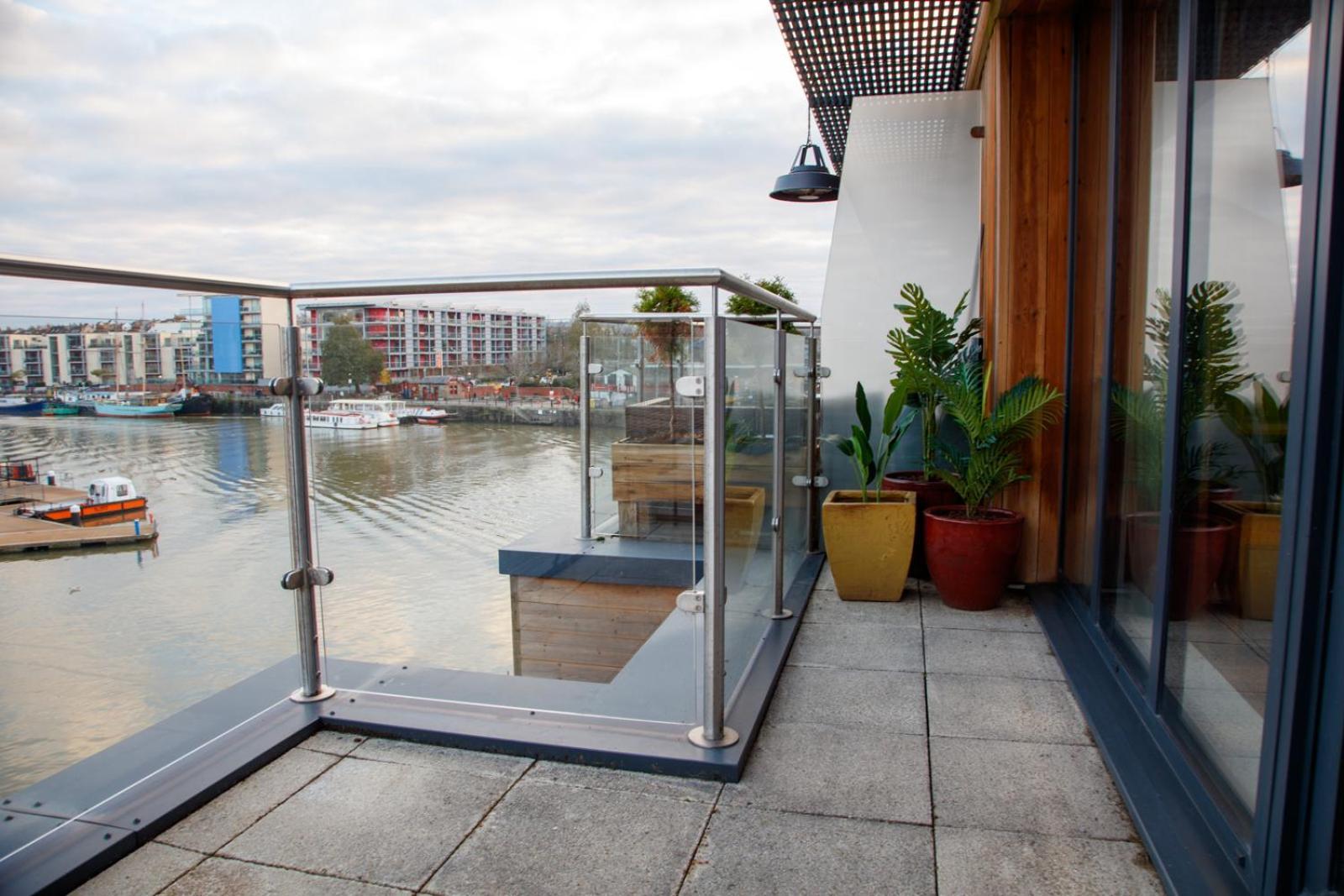 The Boat House By Cliftonvalley Apartament